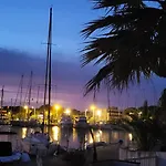 Marina Nirvana Vue Sur L'eau Σπίτι διακοπών *