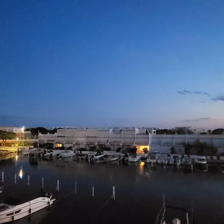 Marina Nirvana Vue Sur L'eau Holiday home *