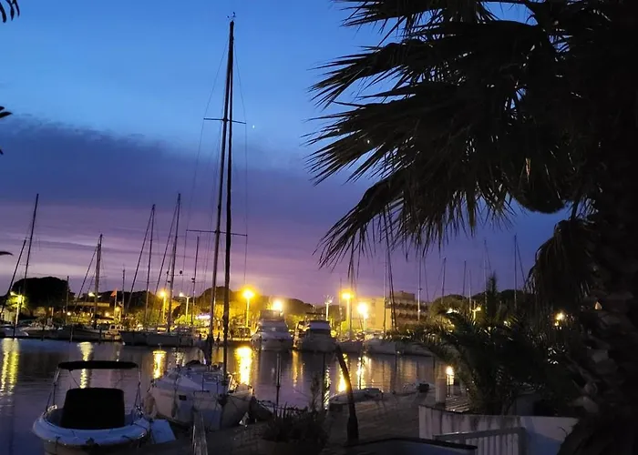 Marina Nirvana Vue Sur L'eau בית נופש *