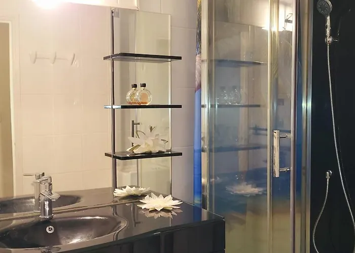 בית נופש Marina Nirvana Vue Sur L'eau