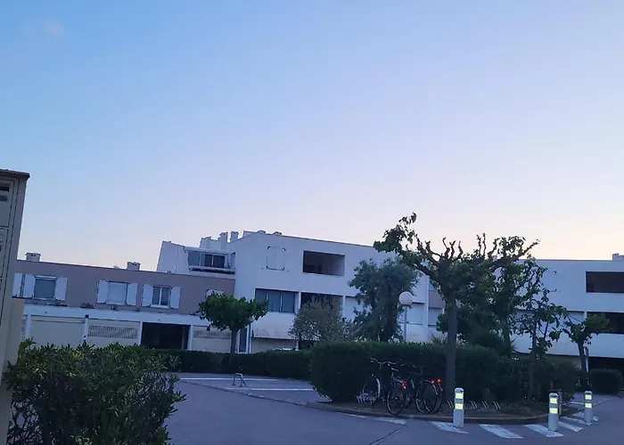 בית נופש Marina Nirvana Vue Sur L'eau