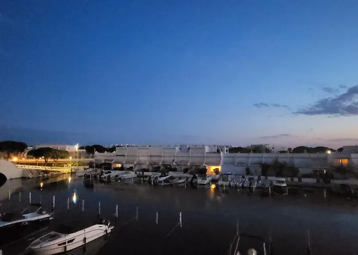 Marina Nirvana Vue Sur L'eau בית נופש *